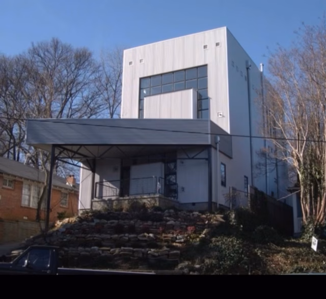 House on the Hill, Atlanta FunMaps.com Your Favorite Gay Destinations